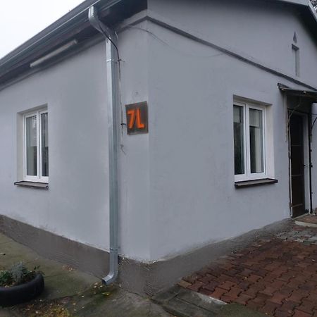 Hostel W Zielonce Зельонка Екстер'єр фото