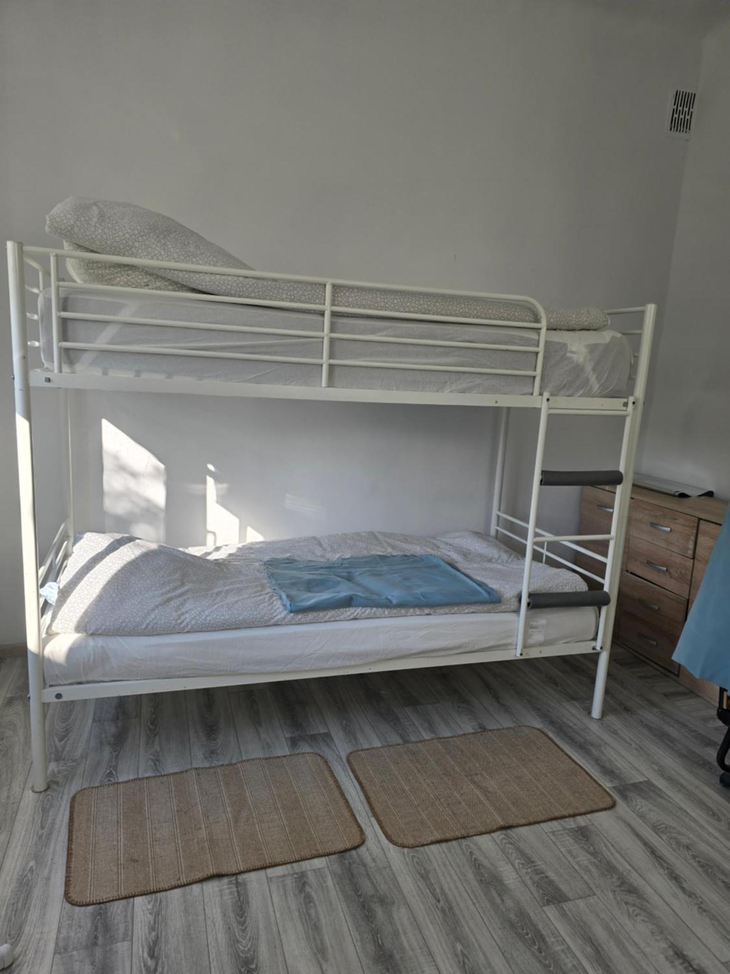 Hostel W Zielonce Зельонка Екстер'єр фото