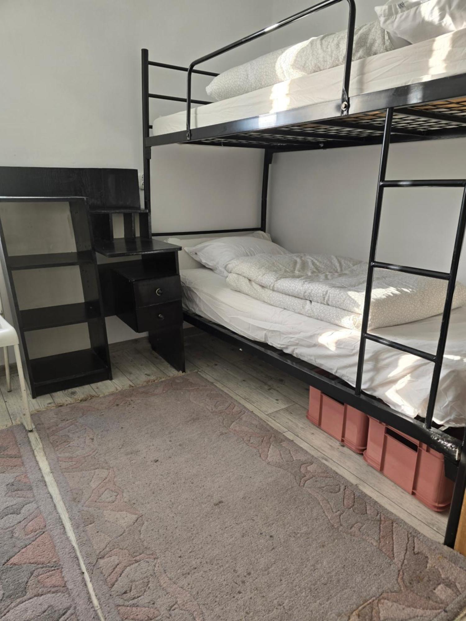 Hostel W Zielonce Зельонка Екстер'єр фото
