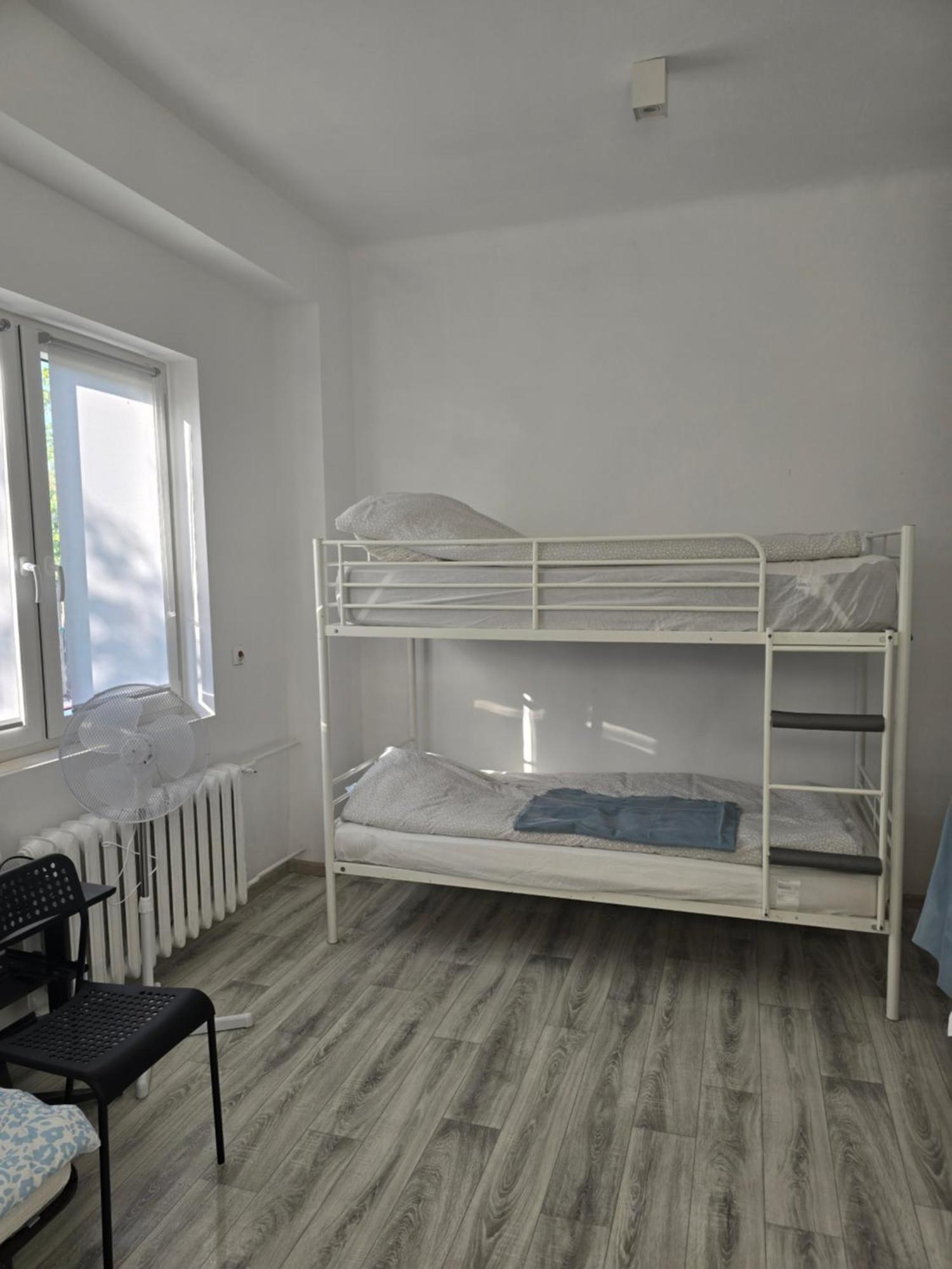 Hostel W Zielonce Зельонка Екстер'єр фото