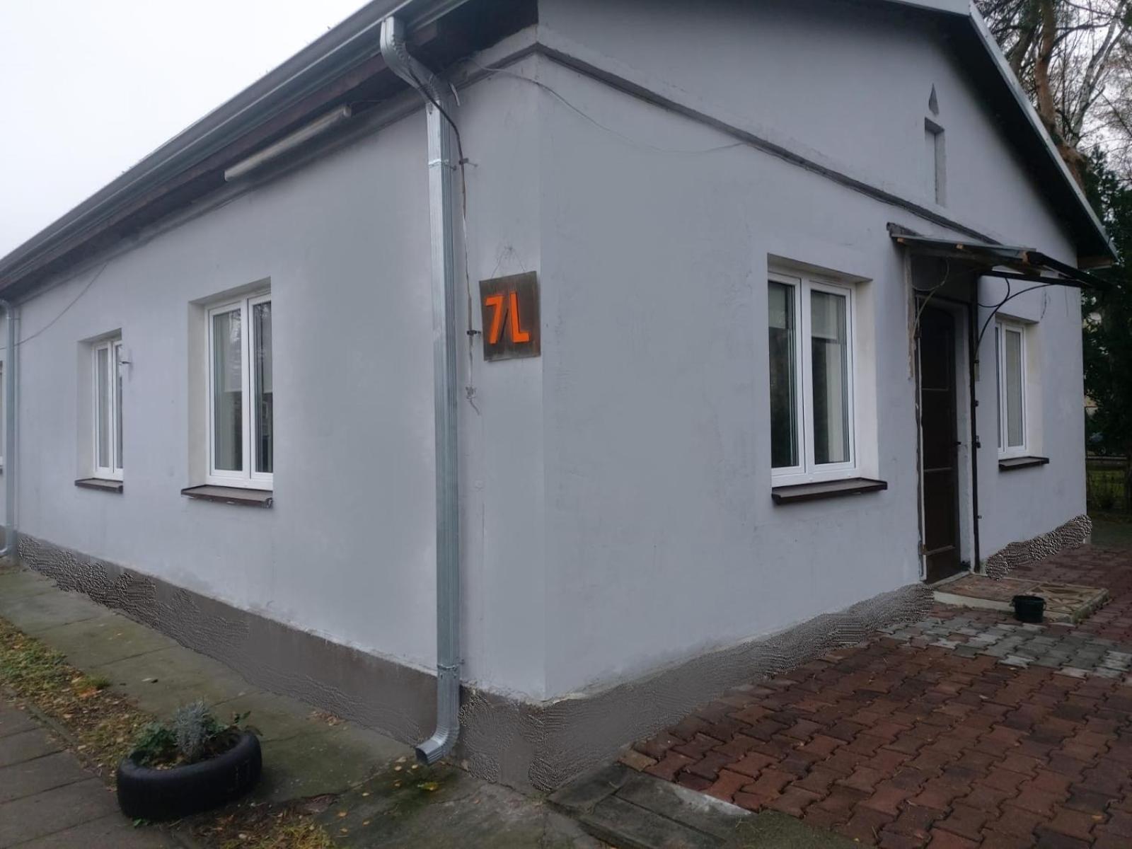 Hostel W Zielonce Зельонка Екстер'єр фото