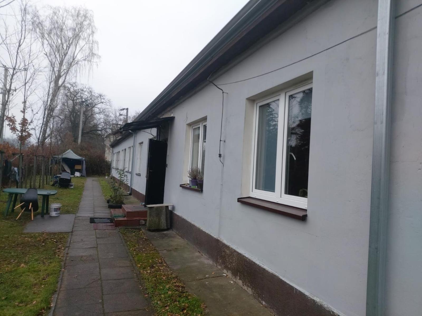 Hostel W Zielonce Зельонка Екстер'єр фото